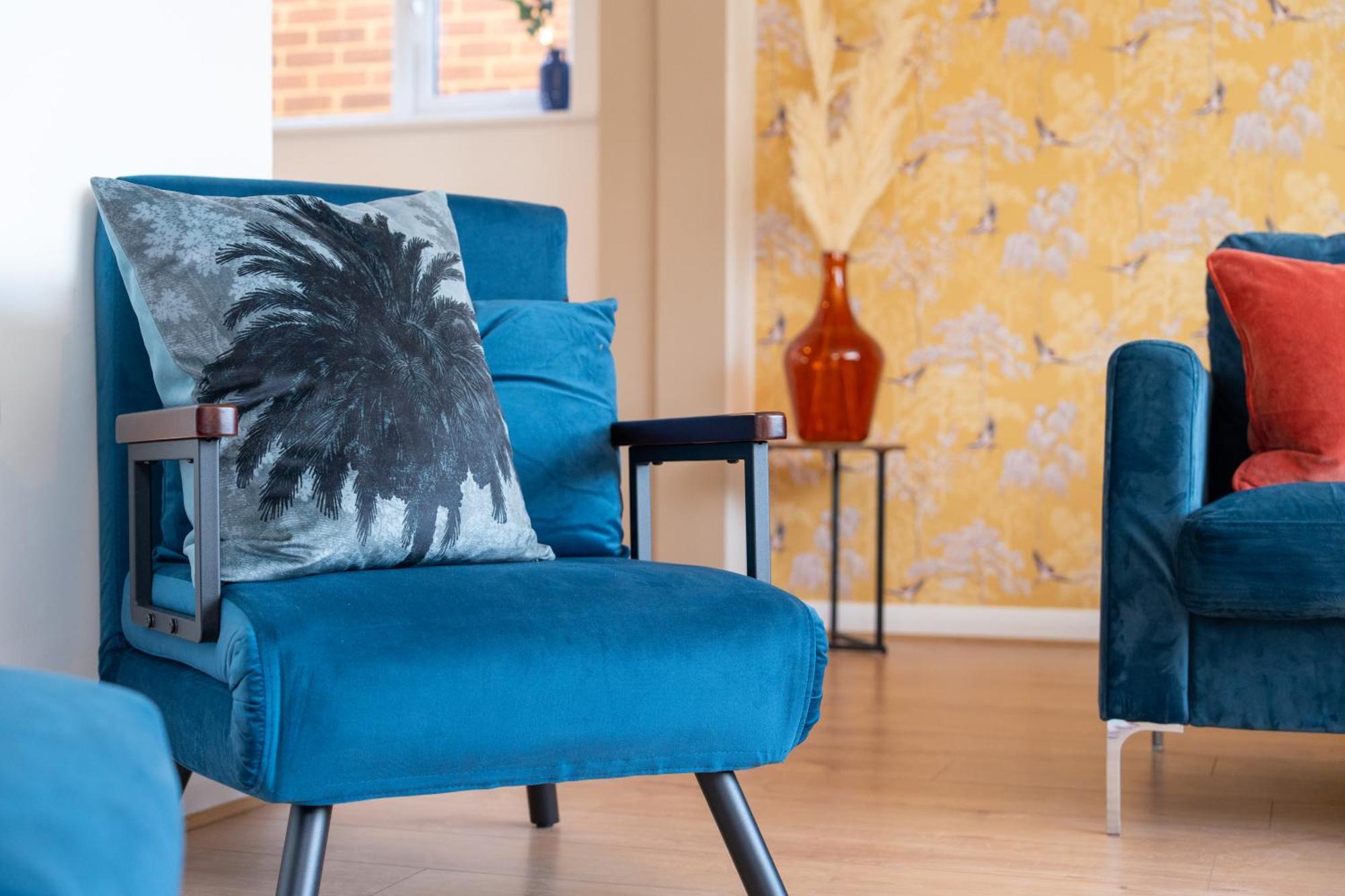 Stylish 4 Bedroom Spacious Retreat With Parking - Sleeps 10 - Families & Contractors Canterbury Luaran gambar