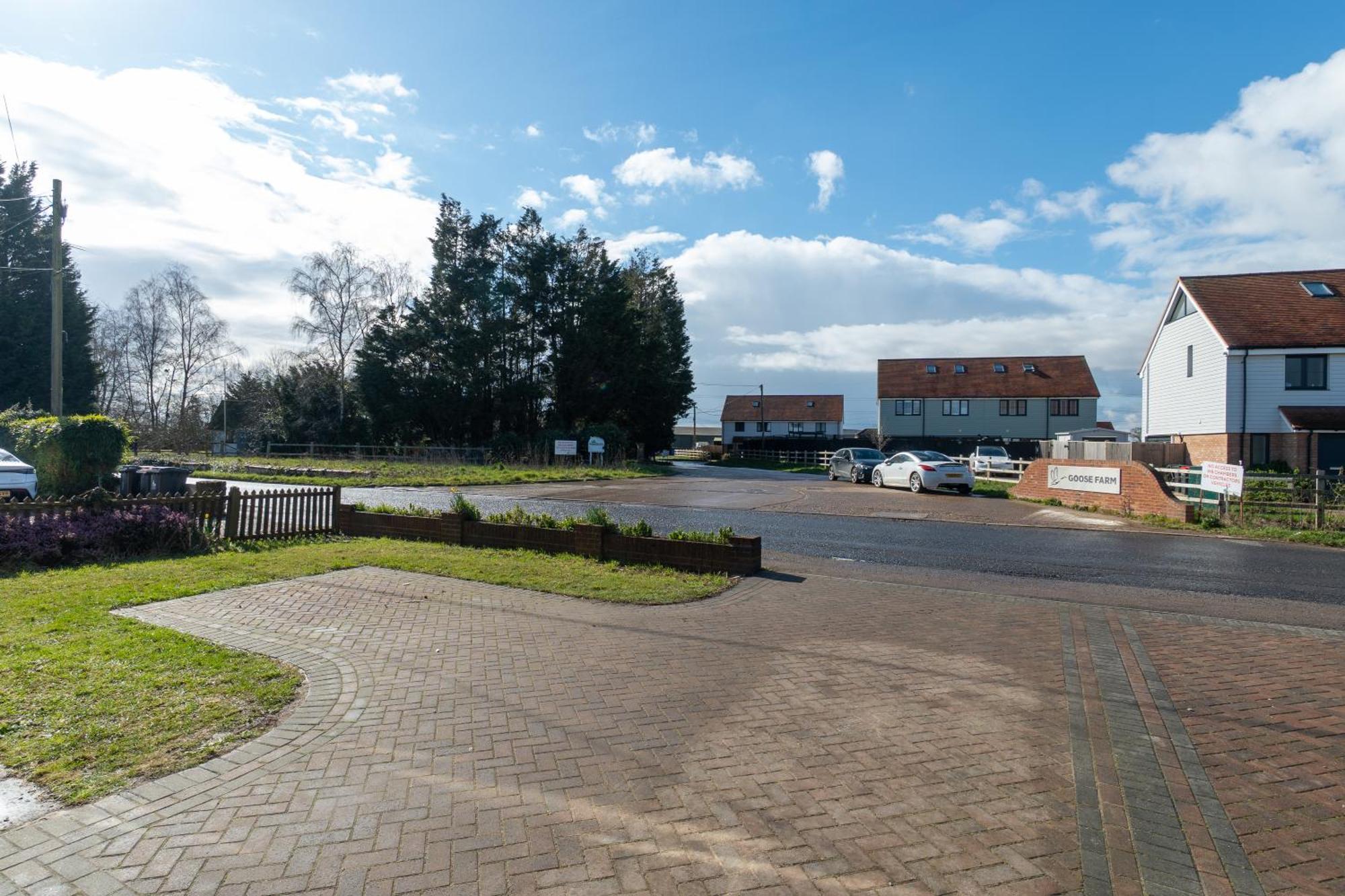 Stylish 4 Bedroom Spacious Retreat With Parking - Sleeps 10 - Families & Contractors Canterbury Luaran gambar