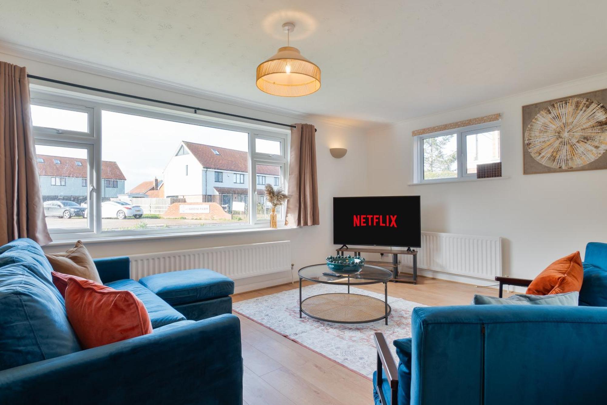 Stylish 4 Bedroom Spacious Retreat With Parking - Sleeps 10 - Families & Contractors Canterbury Luaran gambar